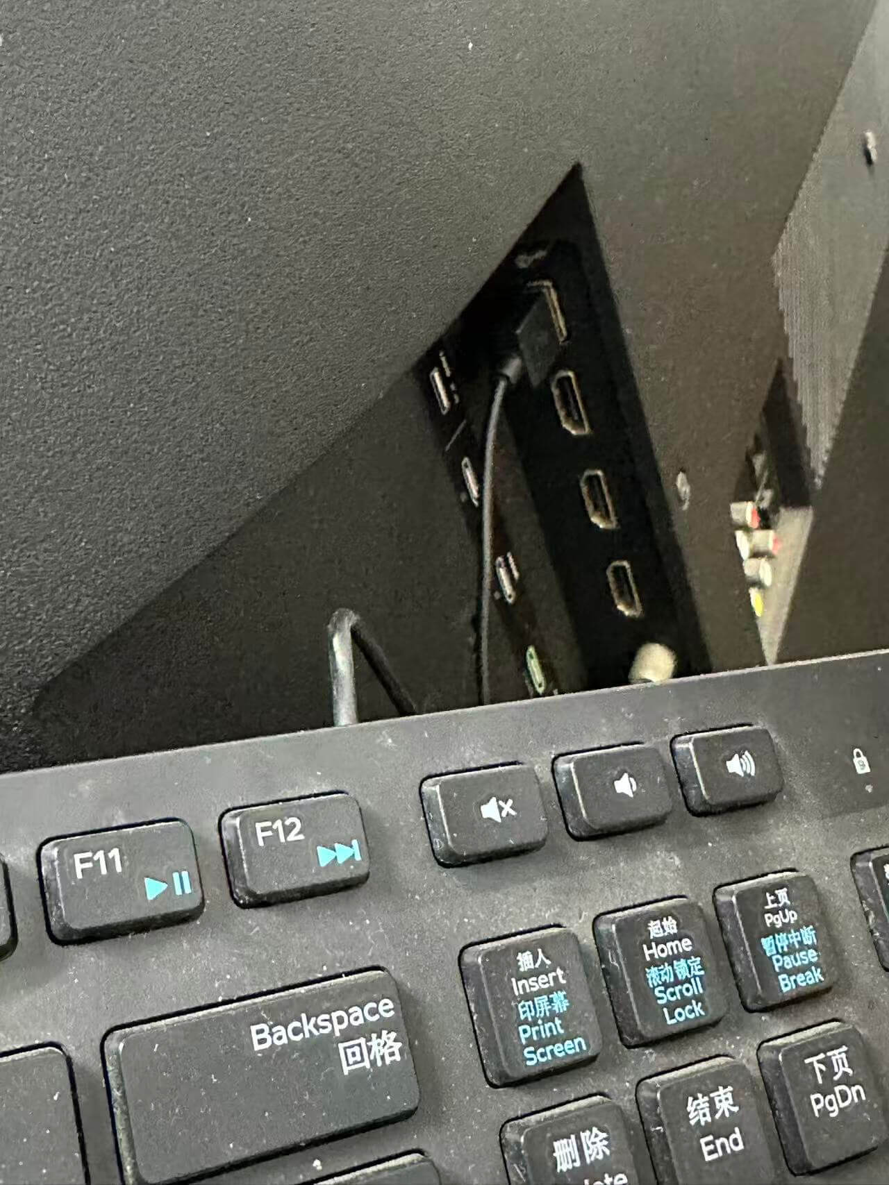 USB keyboard plugged into a TV to control menus without Wi-Fi